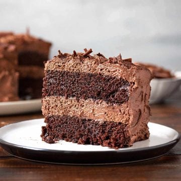 Easy chocolate mousse cake featured image.