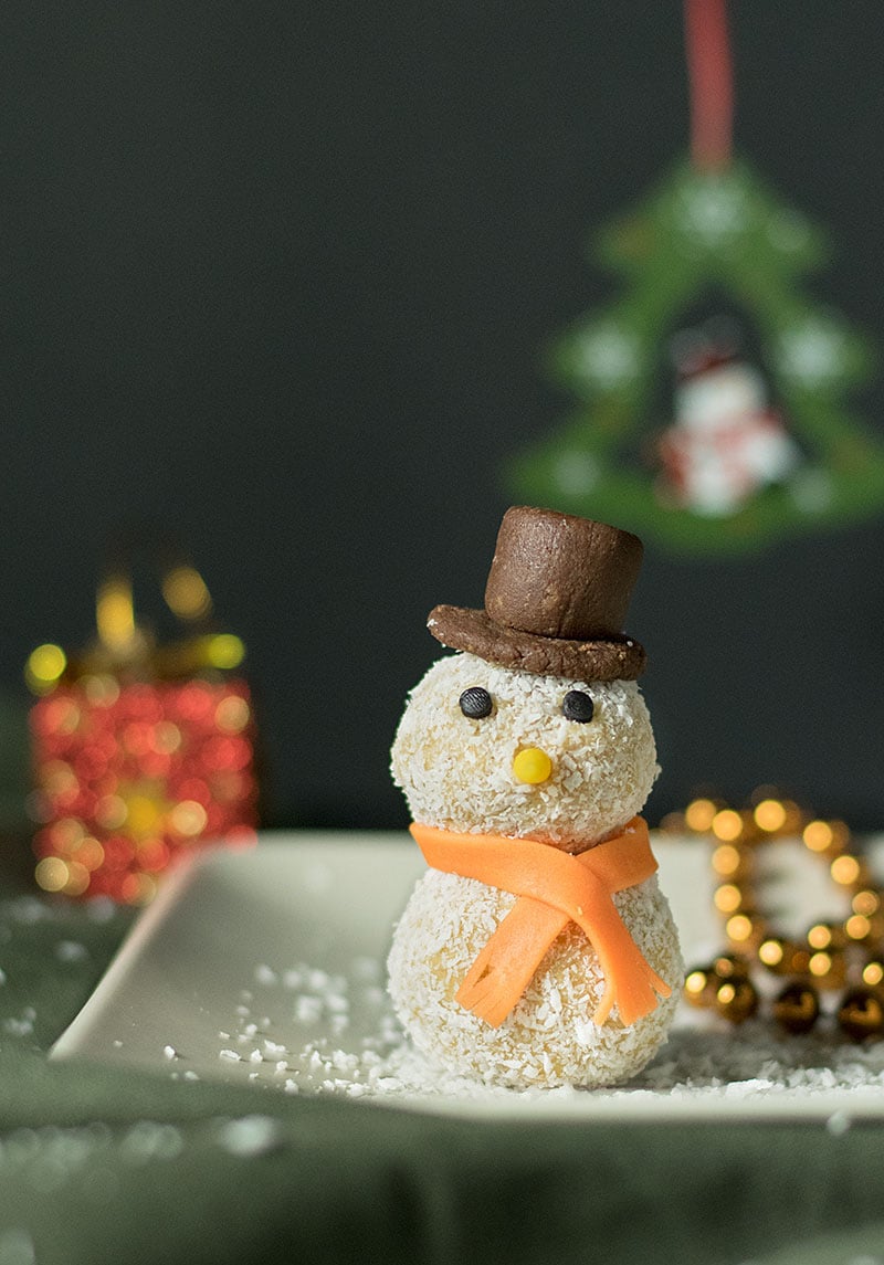 xmas-white-chocolate-truffle-snowmen-4