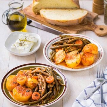 Greek green beans (fasolakia lathera).