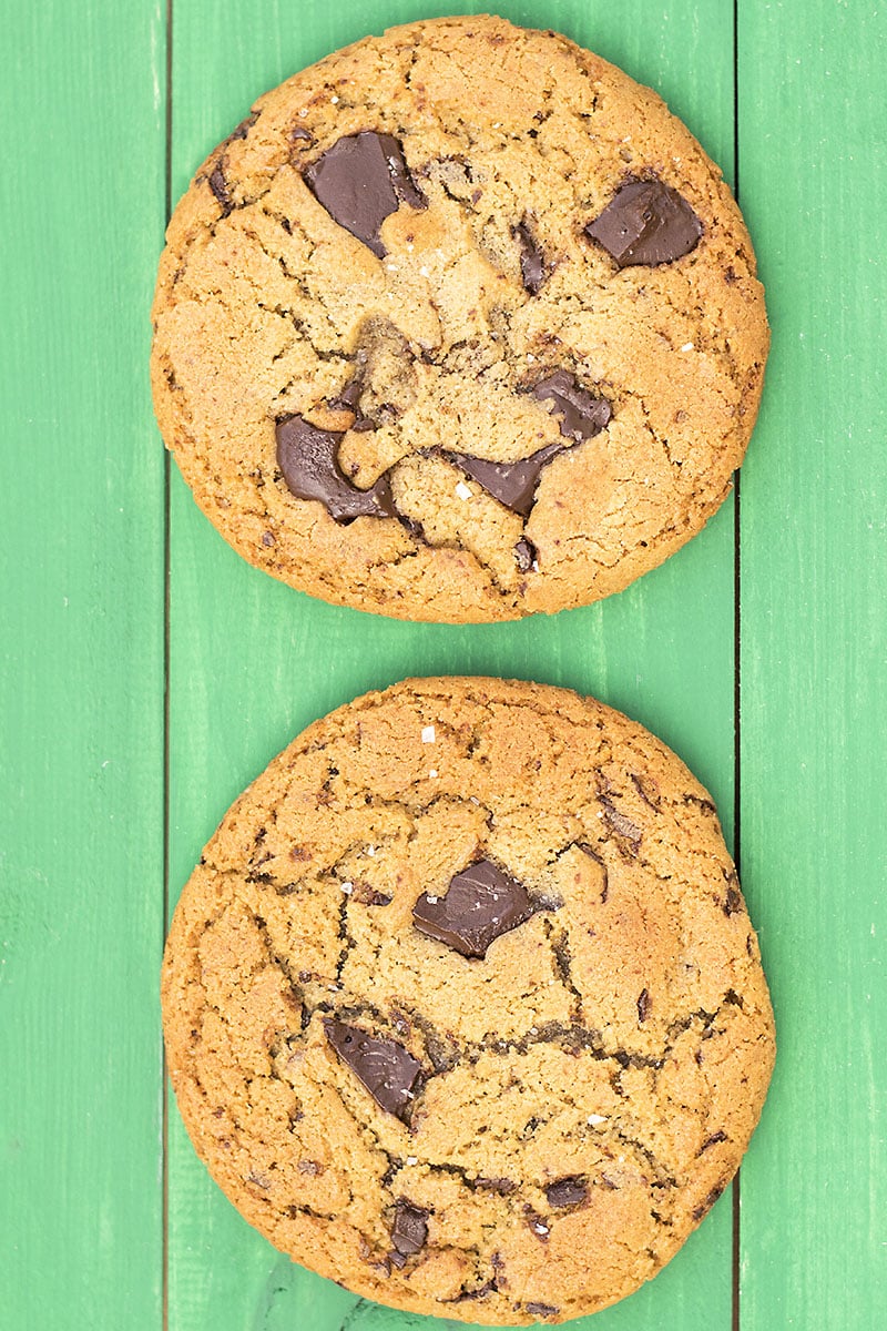 Big, soft & chewy tahini – olive oil chocolate chunk cookies 2