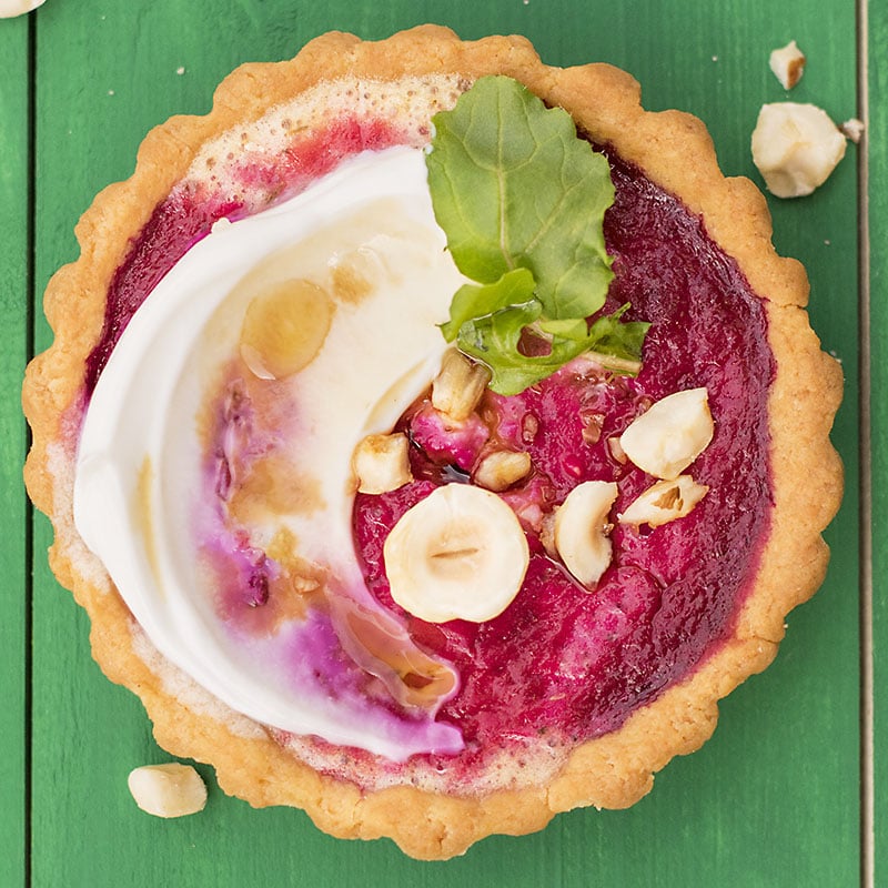 Feta & beets mini tarts with yogurt - olive oil easy crust f