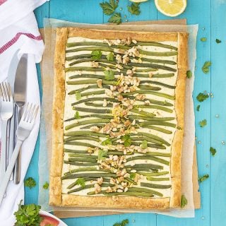 Green bean and feta mediterranean tart with puff pastry featured