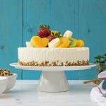 Greek yogurt, honey & white chocolate mousse cake f