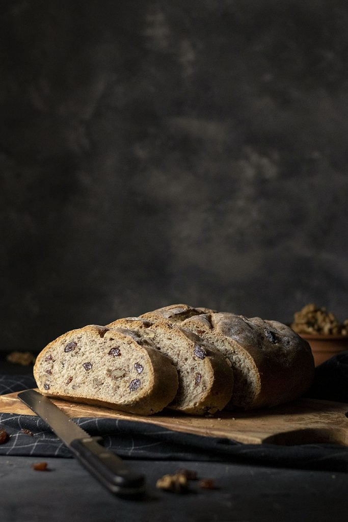 Easy whole wheat walnut - raisin bread (Vegan) 1