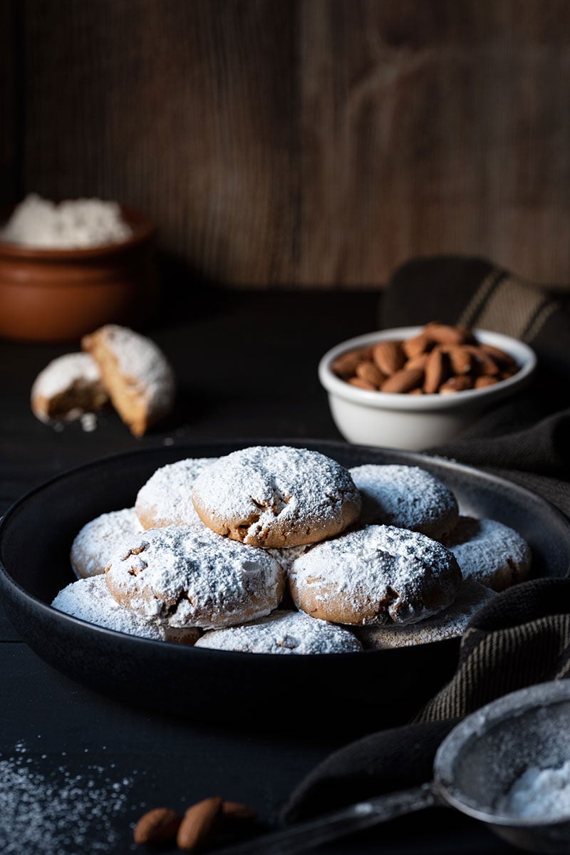 Snowball cookies recipe (Greek Kourabiedes) 1