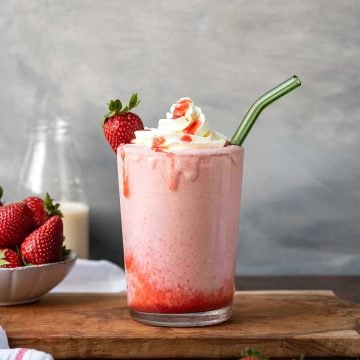 Featured image of a strawberry milkshake without ice cream.