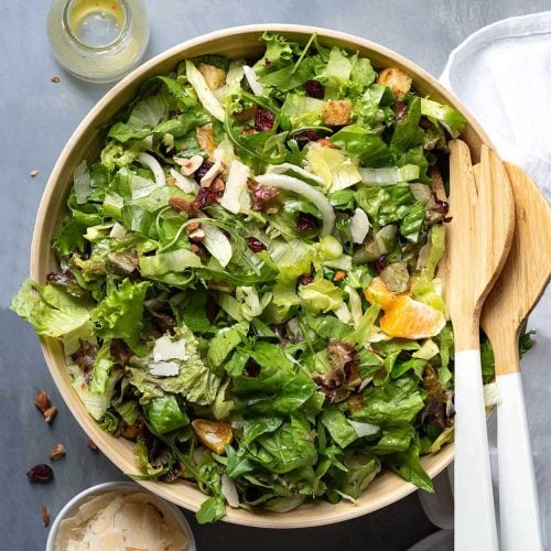 Best tossed green salad for a crowd (easy recipe) The Hungry Bites