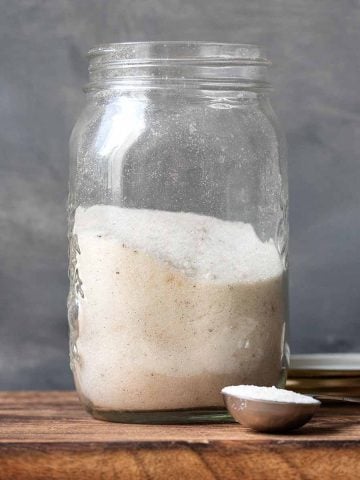 A jar with vanilla sugar.