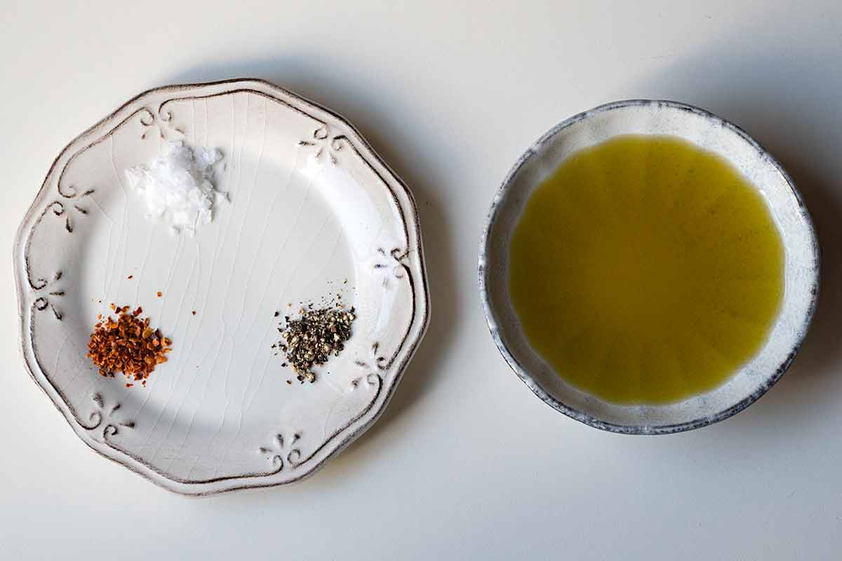 Ingredients for the spicy olive oil dip.