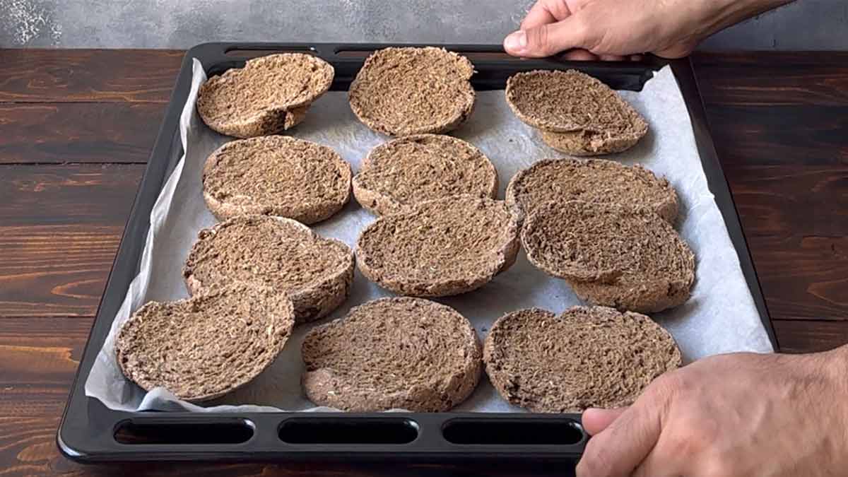 A baking dish with the barley rusks after they have been dried in the oven.