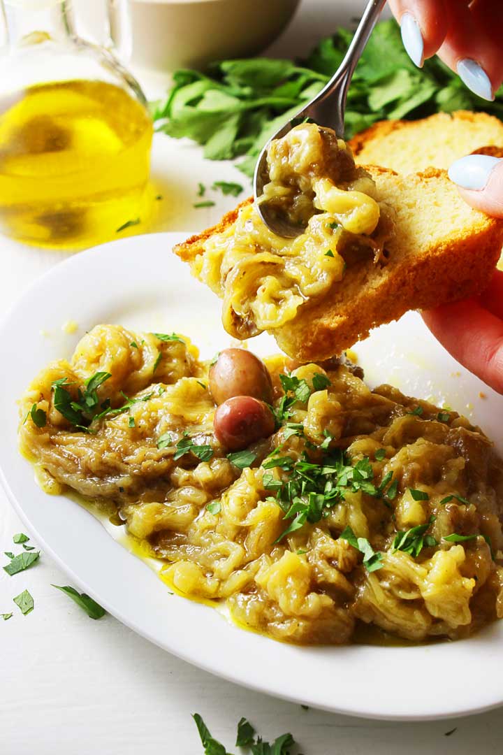 Melitzanosalata on a plate.