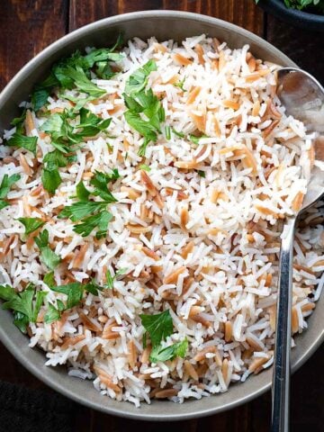 Orzo rice in a bowl.